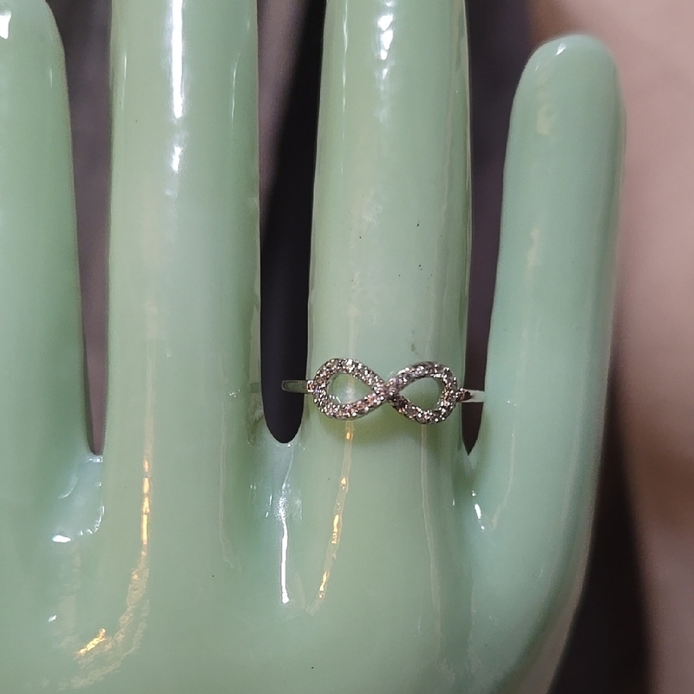 Elegant Silver Infinity Ring